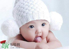 宝宝饿了什么表现,如何判断婴儿饿了的表现