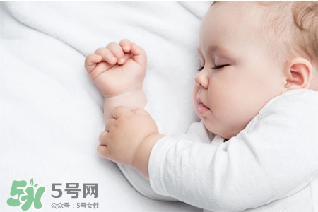 三月份宝宝穿什么衣服合适,三月份婴儿穿什么衣服