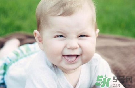 怎么逗宝宝笑出声技巧,怎么逗宝宝说话