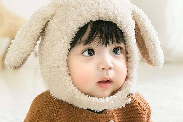 新生儿乳头有白点怎么回事,婴儿乳头白色点