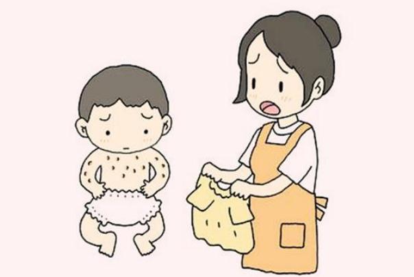 婴儿湿疹可以洗澡吗?,怎样给婴儿去湿疹最有效的方法 婴儿湿疹可以洗澡吗?,怎样给婴儿去湿疹最有效的方法