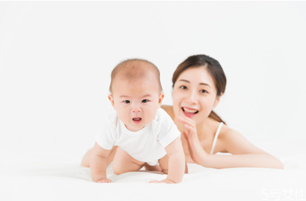 小孩睡觉脚热正常吗,宝宝晚上睡觉脚发热是什么原因