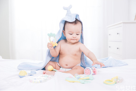 宝宝喜欢跪着睡觉是什么原因,宝宝总跪着睡觉 宝宝喜欢跪着睡觉是什么原因,宝宝总跪着睡觉