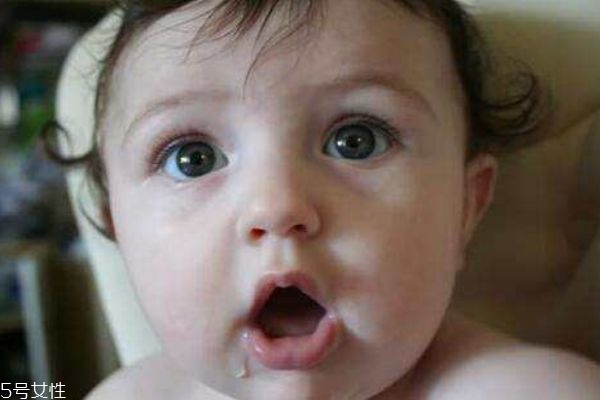 婴儿口水增多,婴儿什么时候口水多了