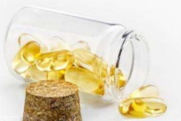 宝宝为什么要补充鱼肝油,婴儿为什么要补充鱼肝油 宝宝为什么要补充鱼肝油,婴儿为什么要补充鱼肝油