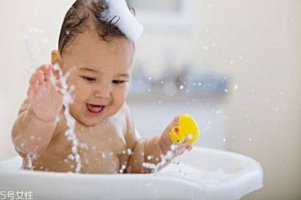 如何挑选宝宝洗发水,宝宝洗发水怎么选