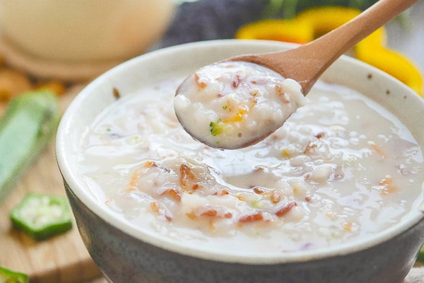 宝宝添加辅食的正确方法,怎样给宝宝添加辅食