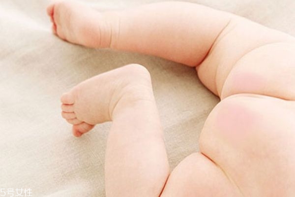 红屁股的真正原因,红屁股是什么原因