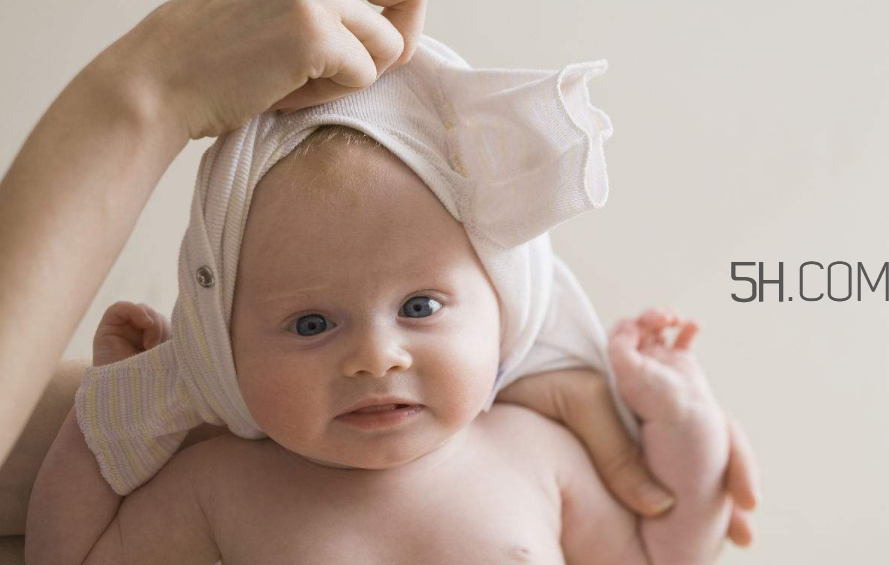 孩子手指头脱皮是怎么治疗,小孩手指头脱皮怎么办