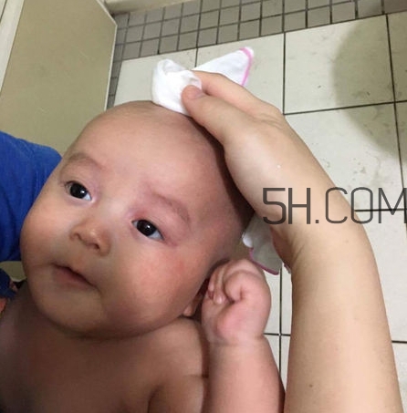 洗头的正确方法,洗澡的时候怎么洗头