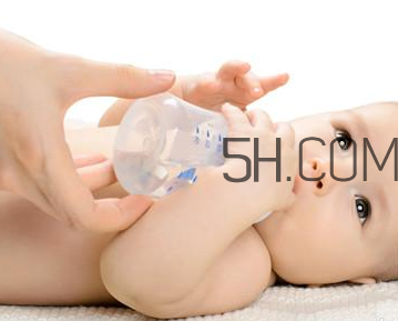 婴儿吐奶怎么办最有效,婴儿吐奶怎么办 婴儿吐奶的原因