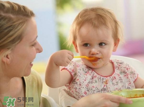 宝宝不爱吃辅食小妙招,不爱吃辅食的宝宝怎么办 宝宝不爱吃辅食小妙招,不爱吃辅食的宝宝怎么办
