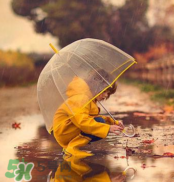 宝宝秋季腹泻的原因,宝宝怎么会得秋季腹泻