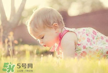 宝宝晒太阳会起湿疹吗,宝宝长湿疹可以晒一下太阳吗 宝宝晒太阳会起湿疹吗,宝宝长湿疹可以晒一下太阳吗