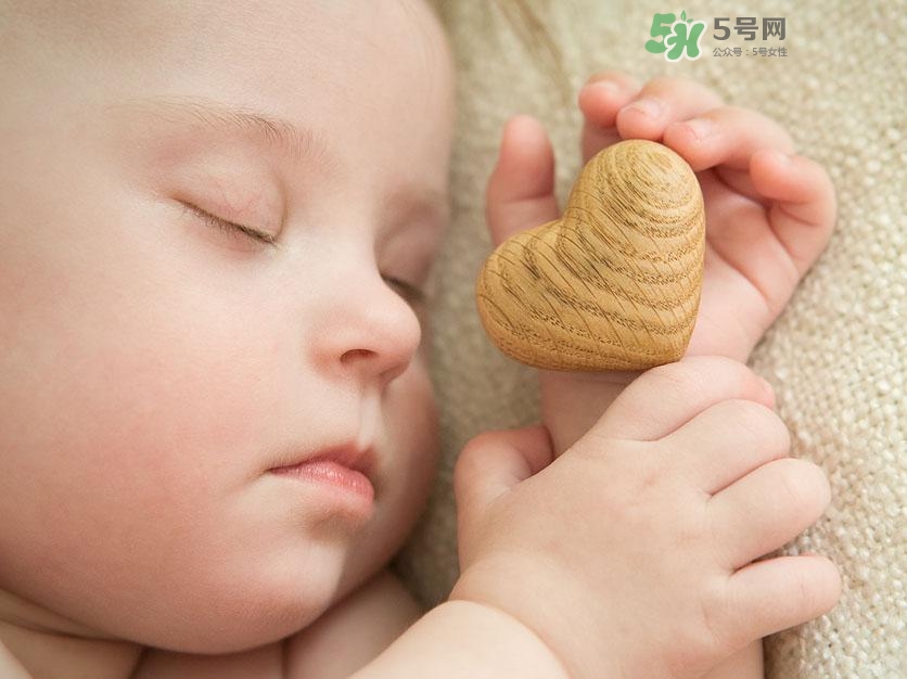 大家什么时候跟孩子分房睡,什么时候开始和宝宝分床睡