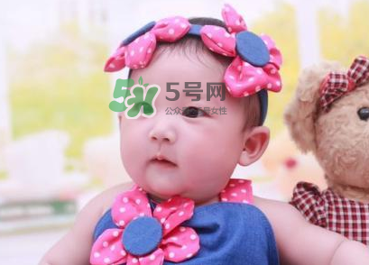 多大的宝宝可以喝水,婴儿多大可以喝水喝多少水