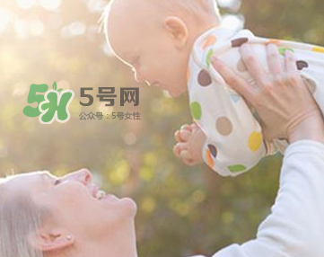 太阳光对小孩眼睛的伤害,阳光对眼睛的损伤