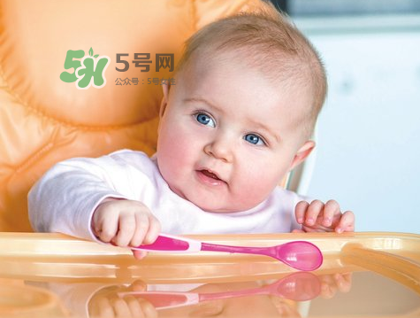 宝宝多大可以吃油盐,宝宝多大可以吃油盐糖