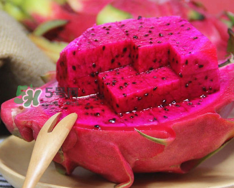 小孩吃过红心火龙果尿的都是红的,儿童吃火龙果会尿红尿吗