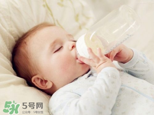 夜奶吃几次正常,夜奶喂几次 夜奶吃几次正常,夜奶喂几次