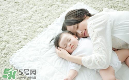 怎样才能断掉宝宝的夜奶,戒夜奶最容易的方法