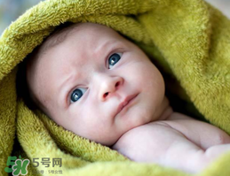 怎样喂药宝宝才不会呛到,怎么给宝宝吃药不会呛到