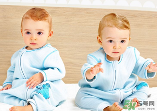 新生儿穿衣服注意事项,夏天新生儿怎么穿衣服合适