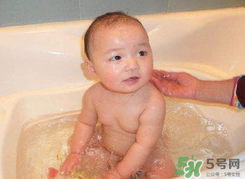 夏天洗澡水温度一般多少度合适,比较适宜的洗澡水温度是多少