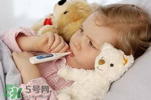 宝宝一直不退烧怎么办?,小孩子高烧不退怎么办?