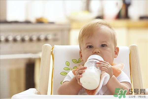 人奶和奶粉混合喂养注意事项,婴儿母乳和奶粉混合喂养的注意事项