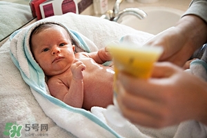 婴儿护肤品怎么选择,儿童护肤品的使用顺序是什么