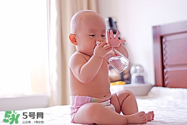 宝宝不爱喝白开水有什么好的办法吗,宝宝不爱喝白开水可以用什么代替