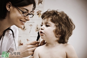 小孩是油耳朵长大后会有狐臭吗,狐臭为什么是油耳朵