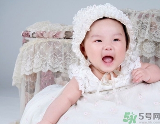 小孩睡前玩得太疯,宝宝睡觉前能不能过度玩疯