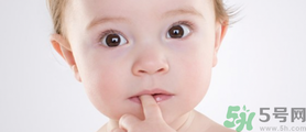 小孩嘴角两边都烂了怎么办,小孩嘴角裂开了怎么办 小孩嘴角两边都烂了怎么办,小孩嘴角裂开了怎么办