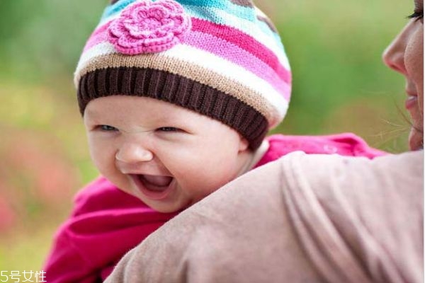 冬天婴儿如何保暖,天气冷婴儿怎么保暖 冬天婴儿如何保暖,天气冷婴儿怎么保暖