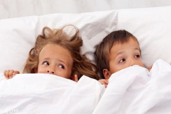 婴儿受到了惊吓怎么办最好的方法,小儿惊吓最好的办法是怎么办