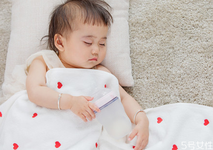 一岁宝宝流清鼻涕吃什么食物好,宝宝感冒流鼻涕吃什么食物好得快 一岁宝宝流清鼻涕吃什么食物好,宝宝感冒流鼻涕吃什么食物好得快