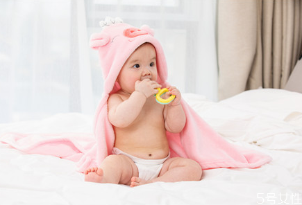 小孩泡脚的最佳时间,小孩泡脚几分钟合适