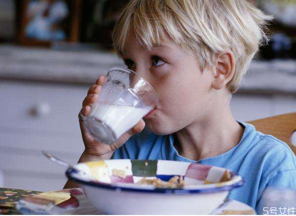 婴儿噎食急救方法,幼儿噎食的急救处理 婴儿噎食急救方法,幼儿噎食的急救处理