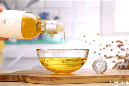 婴儿第一口油吃什么好百度百科,婴儿第一口油吃什么好 婴儿第一口油吃什么好百度百科,婴儿第一口油吃什么好