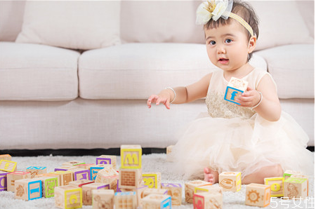 宝宝不肯穿内裤怎么办,女宝宝不肯穿裤子怎么办