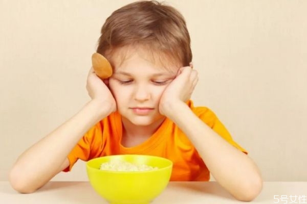 宝宝食欲不振怎么办,小孩子食欲不振是怎么回事