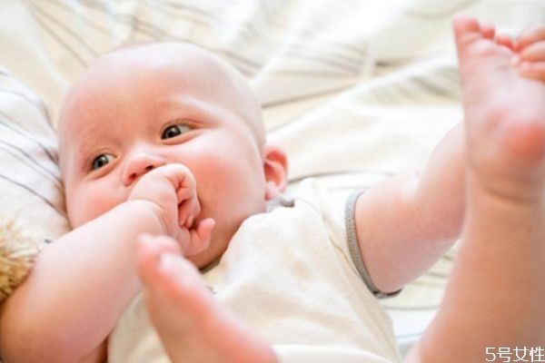 冬天宝宝的穿衣顺序图,冬天宝宝的穿衣顺序2岁