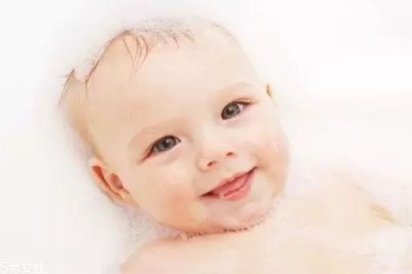 宝宝缺钙有什么表现和症状,孩子缺钙有什么表现