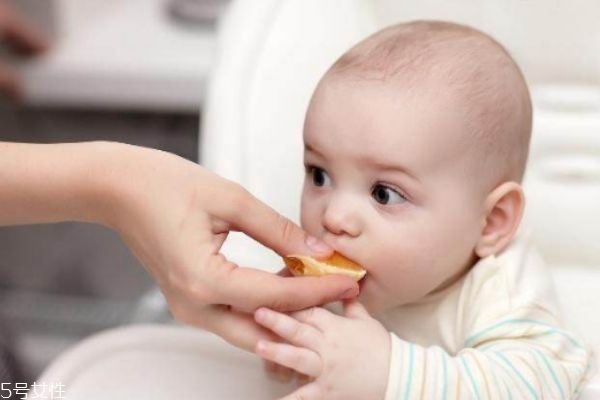 宝宝肚子总是鼓鼓的怎么回事,出生婴儿肚子鼓鼓的怎么回事 宝宝肚子总是鼓鼓的怎么回事,出生婴儿肚子鼓鼓的怎么回事