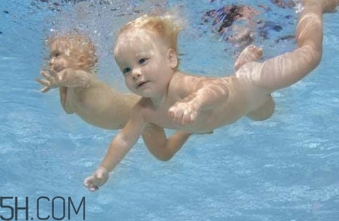 婴儿游泳的注意事项及禁忌症,婴儿游泳的注意事项 婴儿游泳的注意事项及禁忌症,婴儿游泳的注意事项