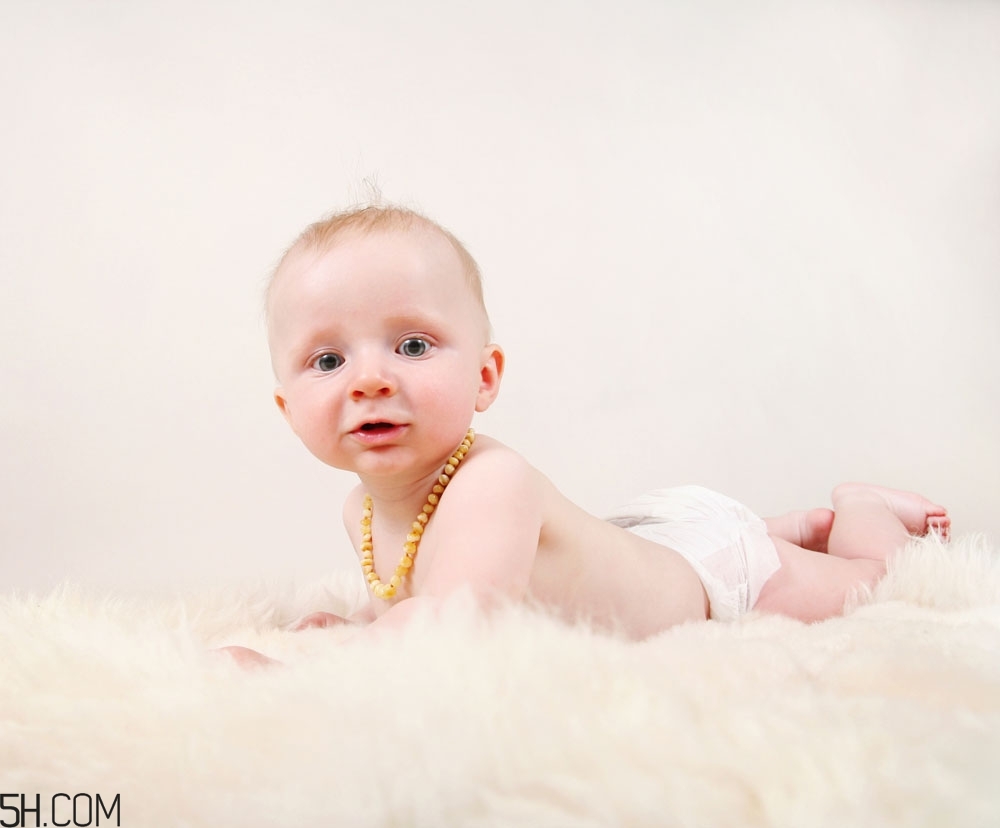 宝宝大便是绿色的怎么办,新生儿拉绿便便怎么办 宝宝大便是绿色的怎么办,新生儿拉绿便便怎么办