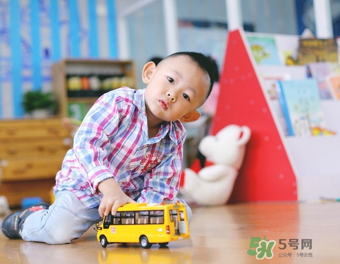 私立幼儿园和公立幼儿园收费一样吗,公立幼儿园比私立幼儿园学费便宜多少