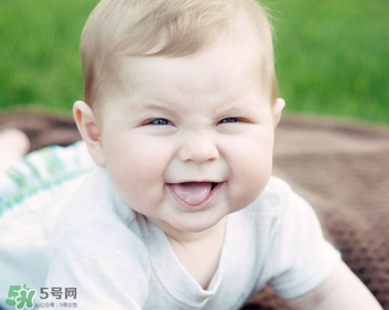 宝宝嗓子哑怎么办最简单的方法,婴儿嗓子哑